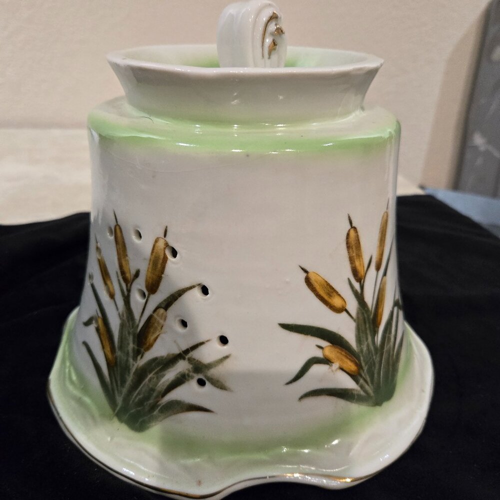 Vintage 1950s ceramic cheese/candle cover 7" tall x 8" diameter